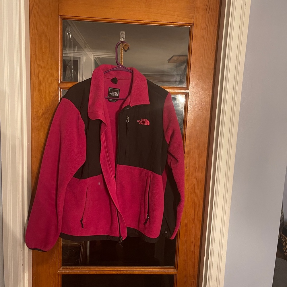 Like new bright pink The North Face Fleece